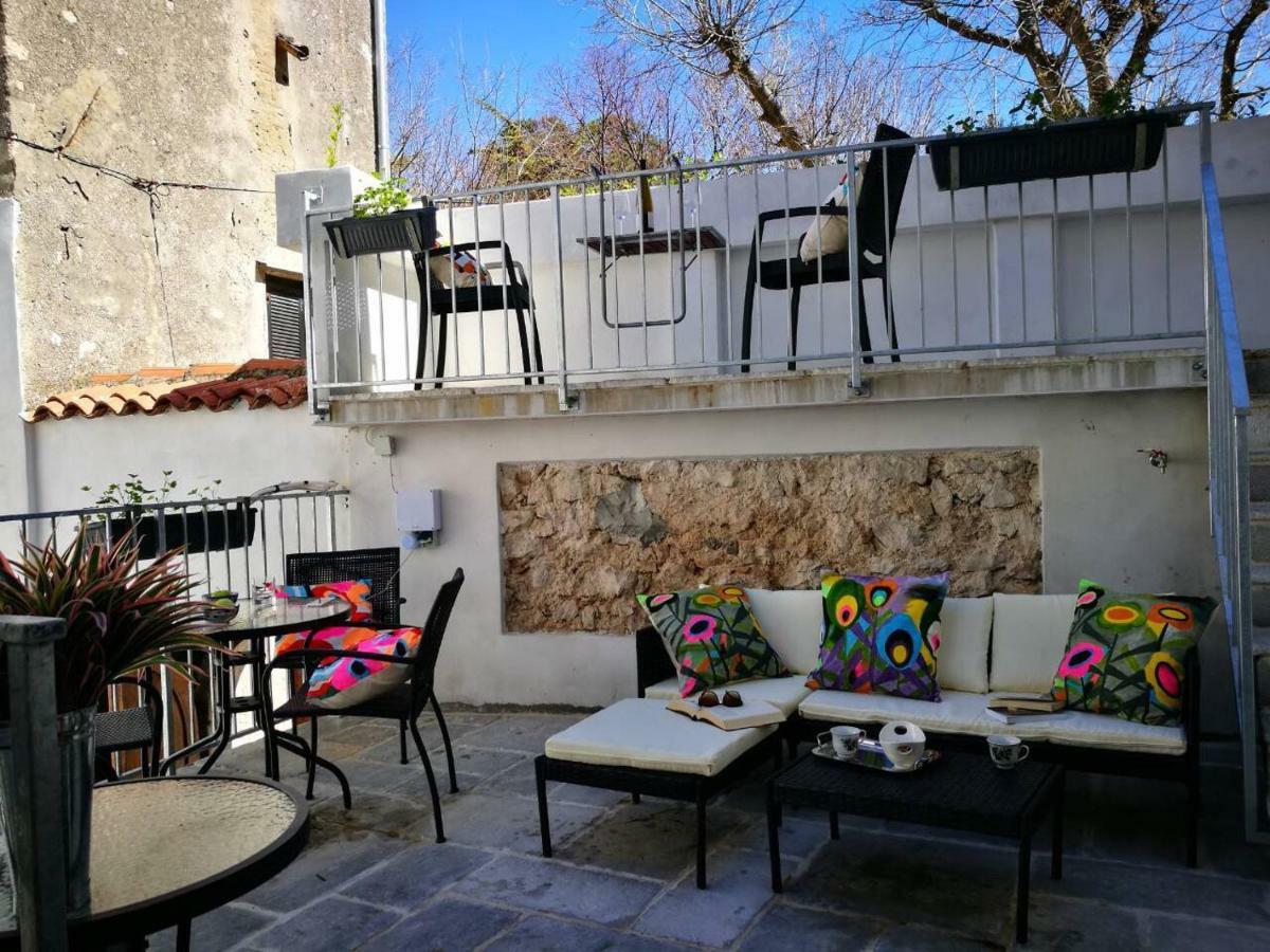 Cres Art Studio Lime Apartment 외부 사진